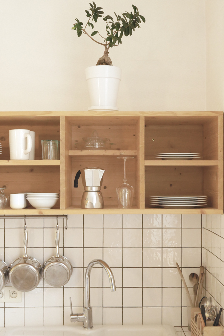 meuble design bois naturel sur évier cuisine